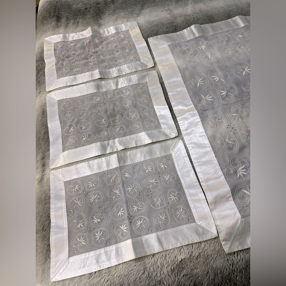 Set of four hand made crochet white with gold accent table doilies - Picture 1 of 5